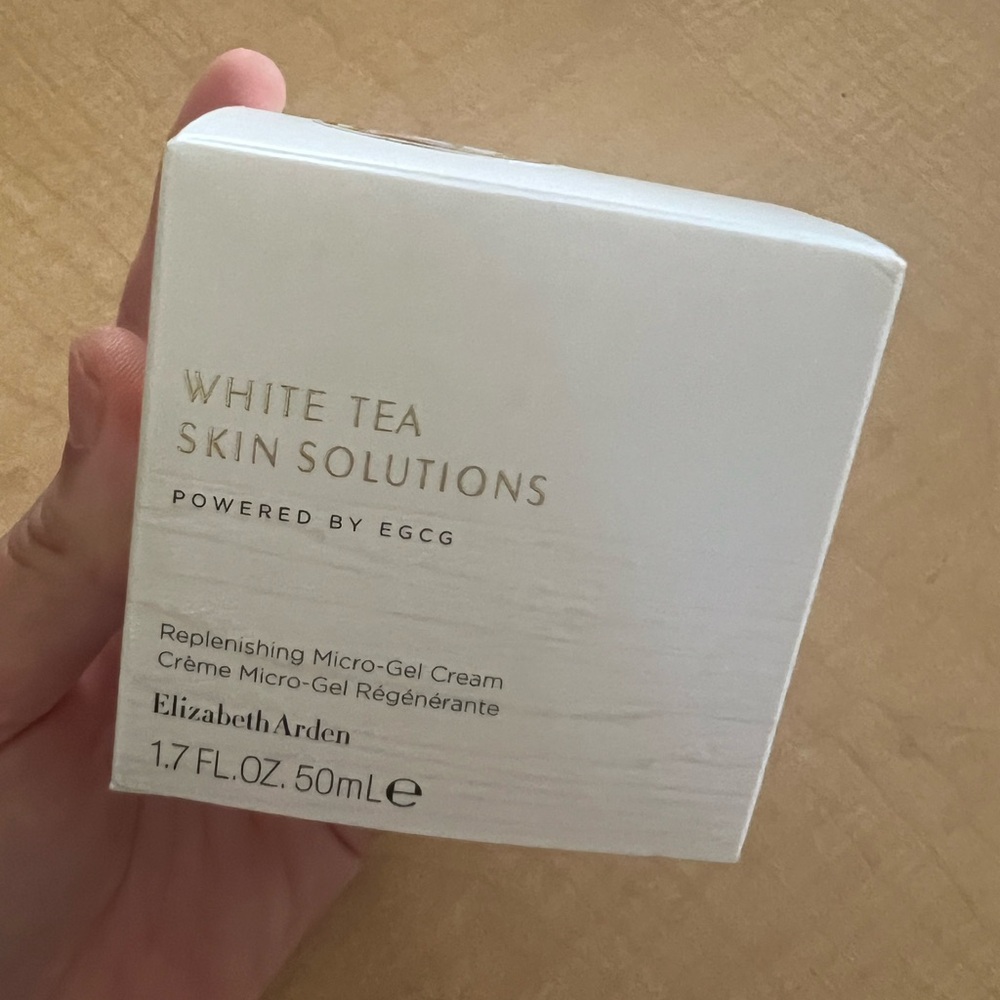 White Tea Skin Solutions Replenshing Micro Gel Cream